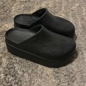 CROCS Black Dylan Clogs
